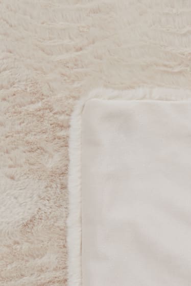 Kobiety - Koc ze sztucznego futerka - 170 x 130 cm - biały