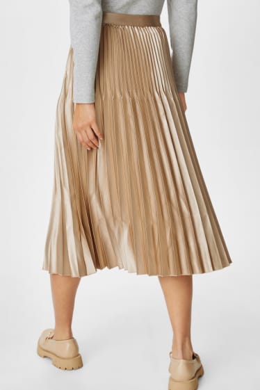 Women - Pleated skirt - shiny - gold