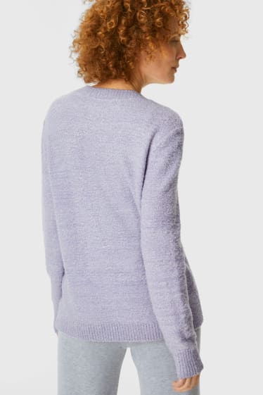 Femei - Pulover din bouclé - violet deschis