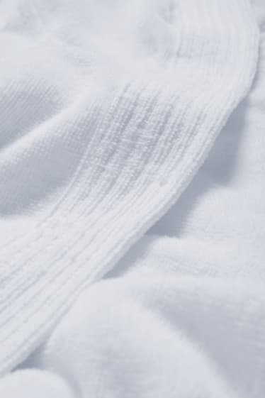 Femei - Halat de baie din tricot plușat, cu glugă - alb