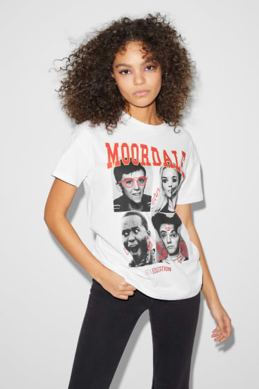 Jóvenes - CLOCKHOUSE - camiseta - Netflix - Sex Education - blanco