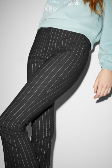 Damen - CLOCKHOUSE - Hose - Flared - Glanz-Effekt - gestreift - schwarz