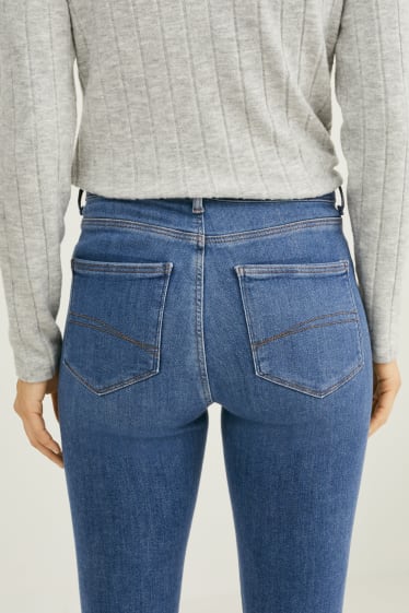 Kobiety - Skinny jeans - wysoki stan - One Size Fits More - dżins-niebieski