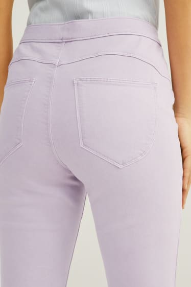 Damen - Jegging Jeans - Push-up-Effekt - hellviolett