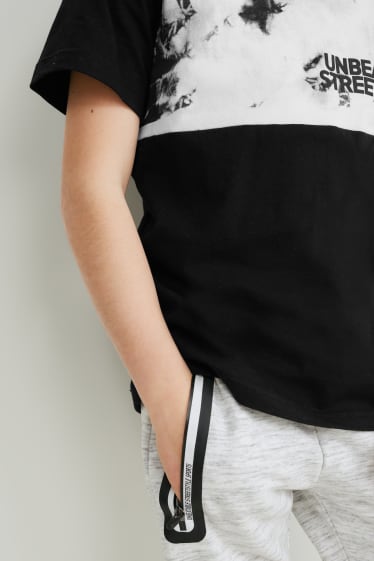 Dzieci - Zestaw - koszulka z krótkim rękawem i spodnie dresowe - 2 części - czarny