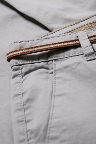 Mujer - Pantalón de tela con cinturón - tapered fit - gris claro