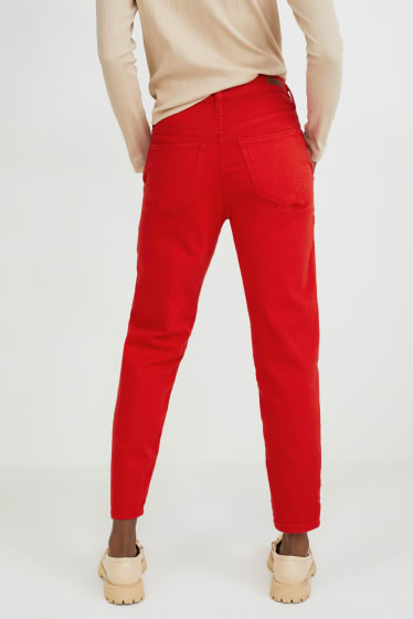Femei - Mom jeans - roșu