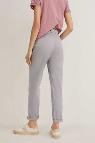 Damen - Stoffhose mit Gürtel - Tapered Fit - hellgrau