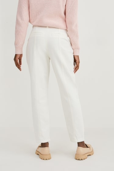 Mujer - Mom jeans - blanco