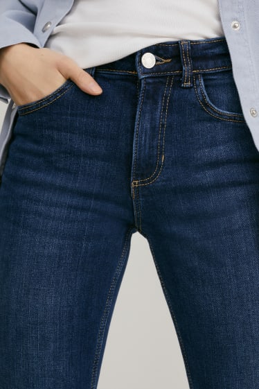 Kobiety - Slim jeans - śrendi stan - dżins-niebieski