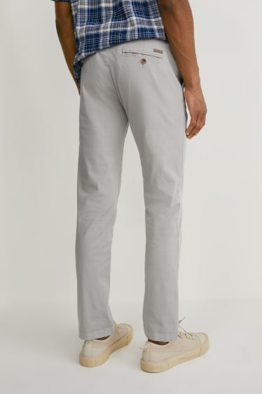 Herren - Chino mit Gürtel - Regular Fit - LYCRA® - grau