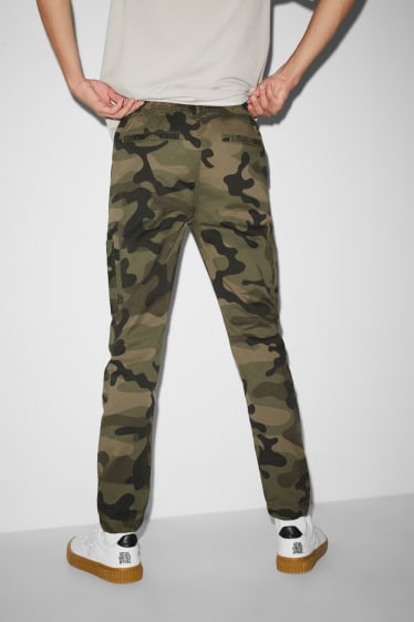 Men - CLOCKHOUSE - cargo trousers - slim fit - camouflage