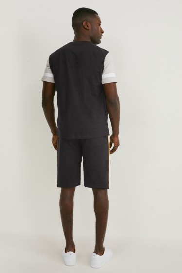 Pánské - Souprava - tričko a teplákové šortky - 2dílná - černá