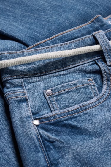 Women - Capri jeans with belt - mid waist - blue denim