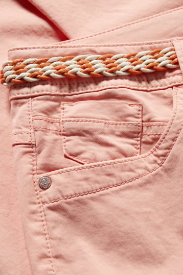 Dámské - Kalhoty s páskem - slim fit - korálová