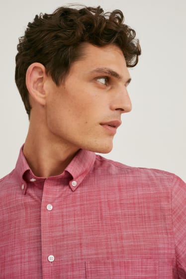Pánské - Business košile - regular fit - button-down - snadné žehlení - červená-žíhaná