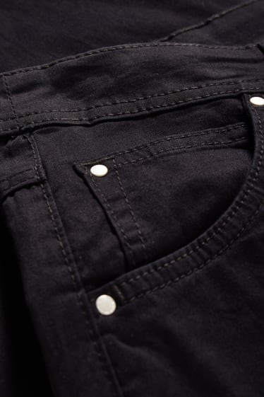 Women - Capri trousers - LYCRA® - black