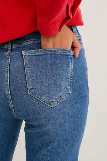 Women - Straight jeans - high waist - blue denim