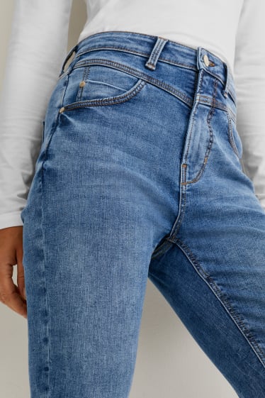 Femmes - Jean corsaire - high waist - jean bleu