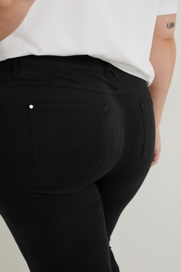 Femei - Pantaloni capri - LYCRA® - negru