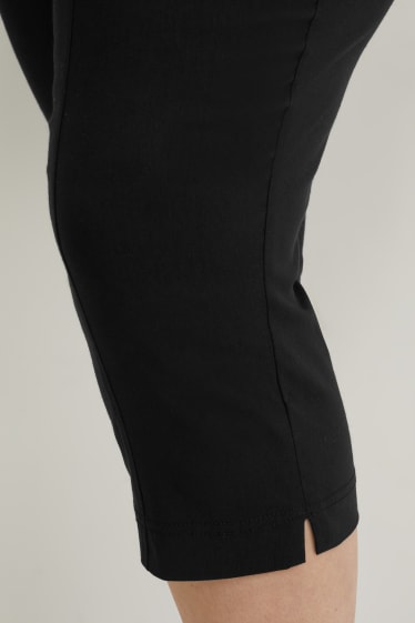 Femei - Pantaloni capri - negru