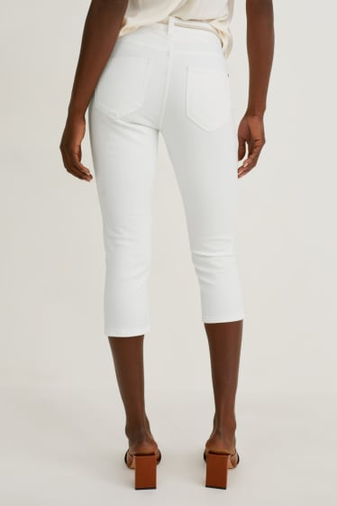 Femmes - Jean capri à ceinture - mid waist - blanc