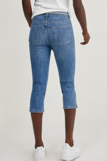Damen - Capri Jeans mit Gürtel - Mid Waist - jeansblau