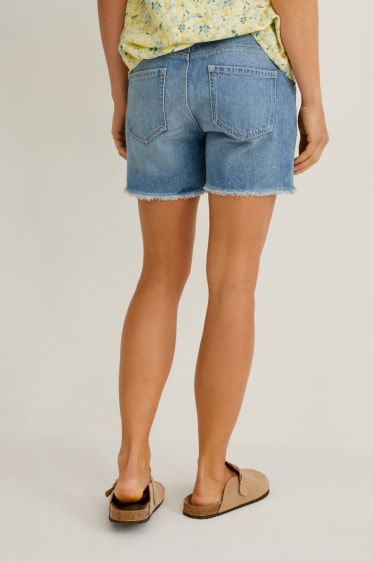 Women - Maternity jeans - denim shorts - blue denim