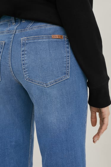 Women - Wide leg jeans - mid-rise waist - blue denim