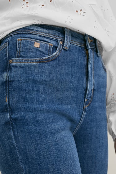 Femmes - Jean corsaire - high waist - LYCRA® - jean bleu