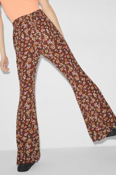 Femei - CLOCKHOUSE - pantaloni de stofă - talie înaltă - evazați - cu flori - maro