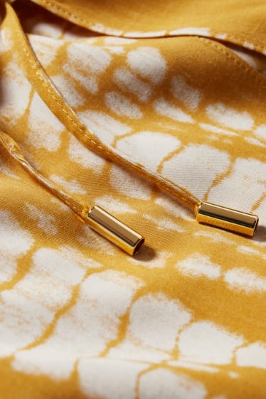 Women - Kimono - yellow
