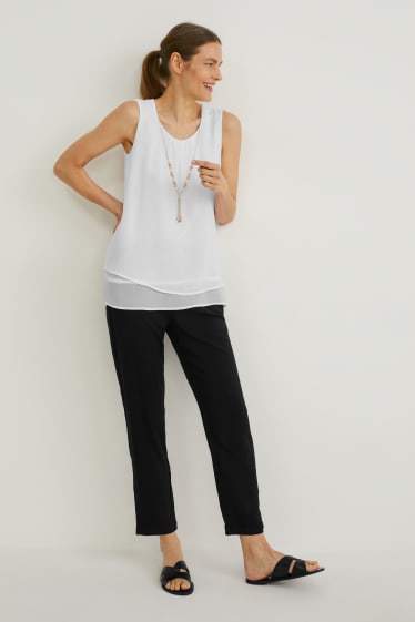 Femei - Bluză fără mâneci din șifon, cu lanț - alb