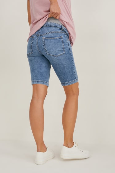 Women - Maternity denim bermuda shorts - denim-light blue