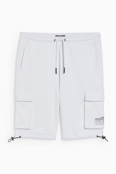 Men - CLOCKHOUSE - cargo sweat shorts - white