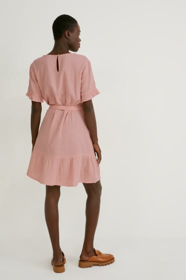 Femmes - Robe évasée - rose