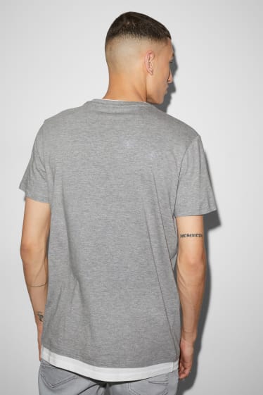 Uomo - CLOCKHOUSE - T-shirt - effetto 2 in 1 - grigio melange