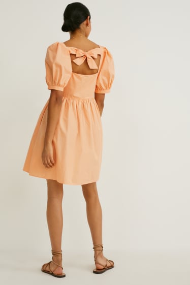 Women - Fit & flare dress - apricot