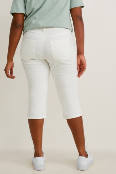 Femei - Jeans capri - talie medie - alb