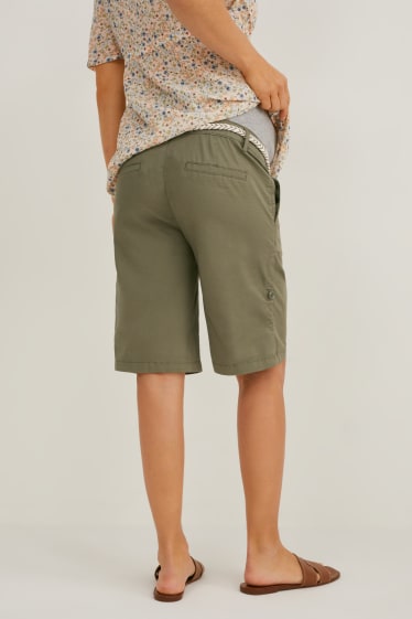 Women - Maternity shorts with belt - LYCRA® - dark green
