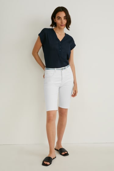 Femmes - Bermudas en jean avec ceinture - high waist - blanc
