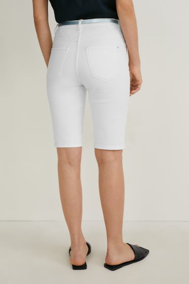 Femmes - Bermudas en jean avec ceinture - high waist - blanc