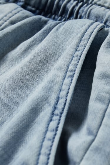 Men - CLOCKHOUSE - denim shorts - jog denim - LYCRA® - denim-light blue