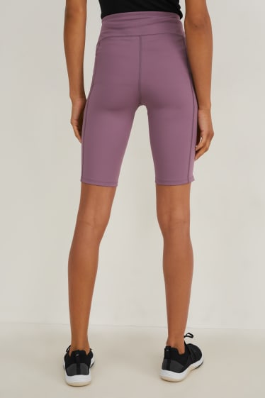 Women - Performance cycling shorts - violet