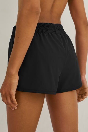 Women - Shorts - LYCRA® XTRA LIFE™ - black