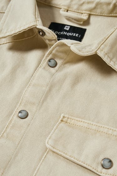 Hommes - CLOCKHOUSE - chemise en jean - col kent - beige