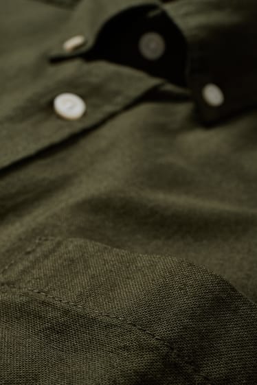 Mężczyźni - Koszula Oxford - regular fit - przypinany kołnierzyk - ciemnozielony