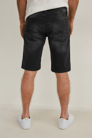 Hommes - MUSTANG - short en jean - Chicago - jean gris