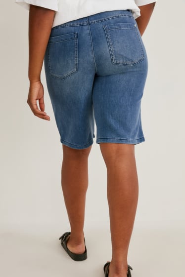 Women - Denim bermuda shorts - mid-rise waist - blue denim