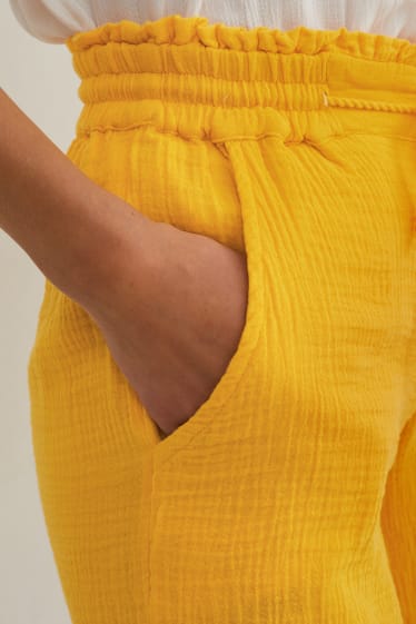 Femei - Pantaloni scurți - talie înaltă - portocaliu